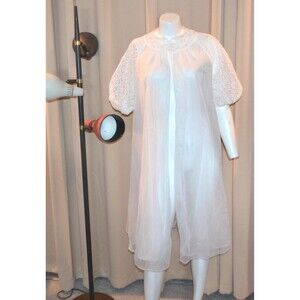 Vintage Baby Doll White Robe 1960s Lace Bubble Sleeves